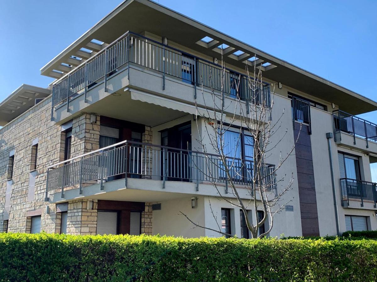 Lakeside Luxury Apartment Zamárdi エクステリア 写真
