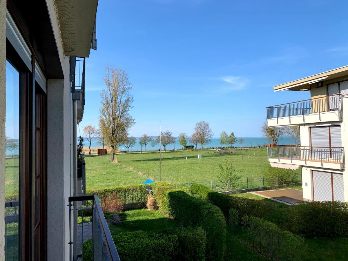 Lakeside Luxury Apartment Zamárdi エクステリア 写真