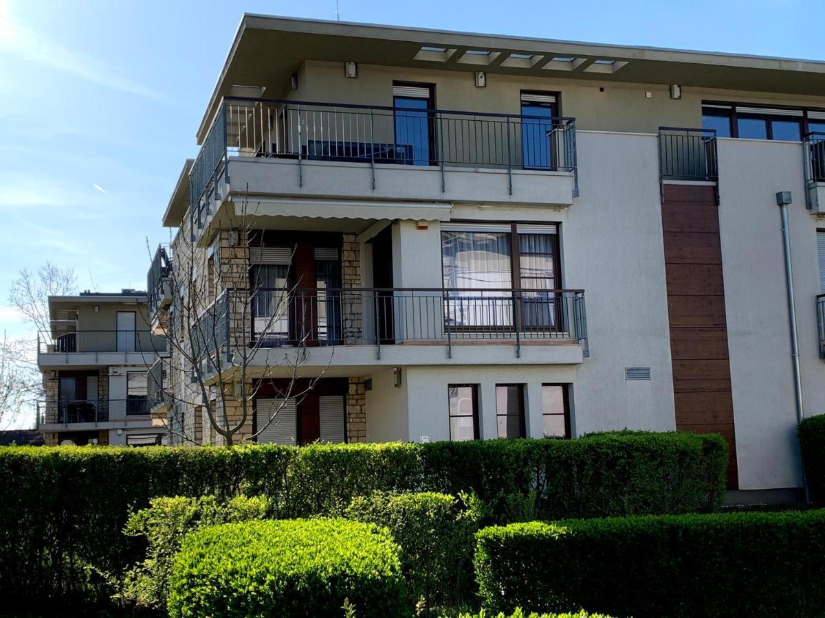 Lakeside Luxury Apartment Zamárdi エクステリア 写真